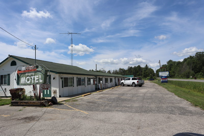 Estey Pines Motel - July 2021 (newer photo)